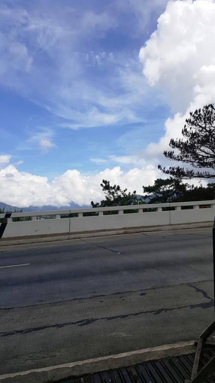 Hollywood Drive-In Hotel Baguio City Zewnętrze zdjęcie